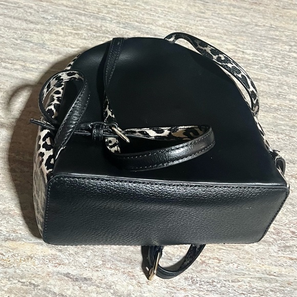 NWOT Kate Spade ♠️ black and animal print 109% cow leather small backpack - Picture 8 of 15
